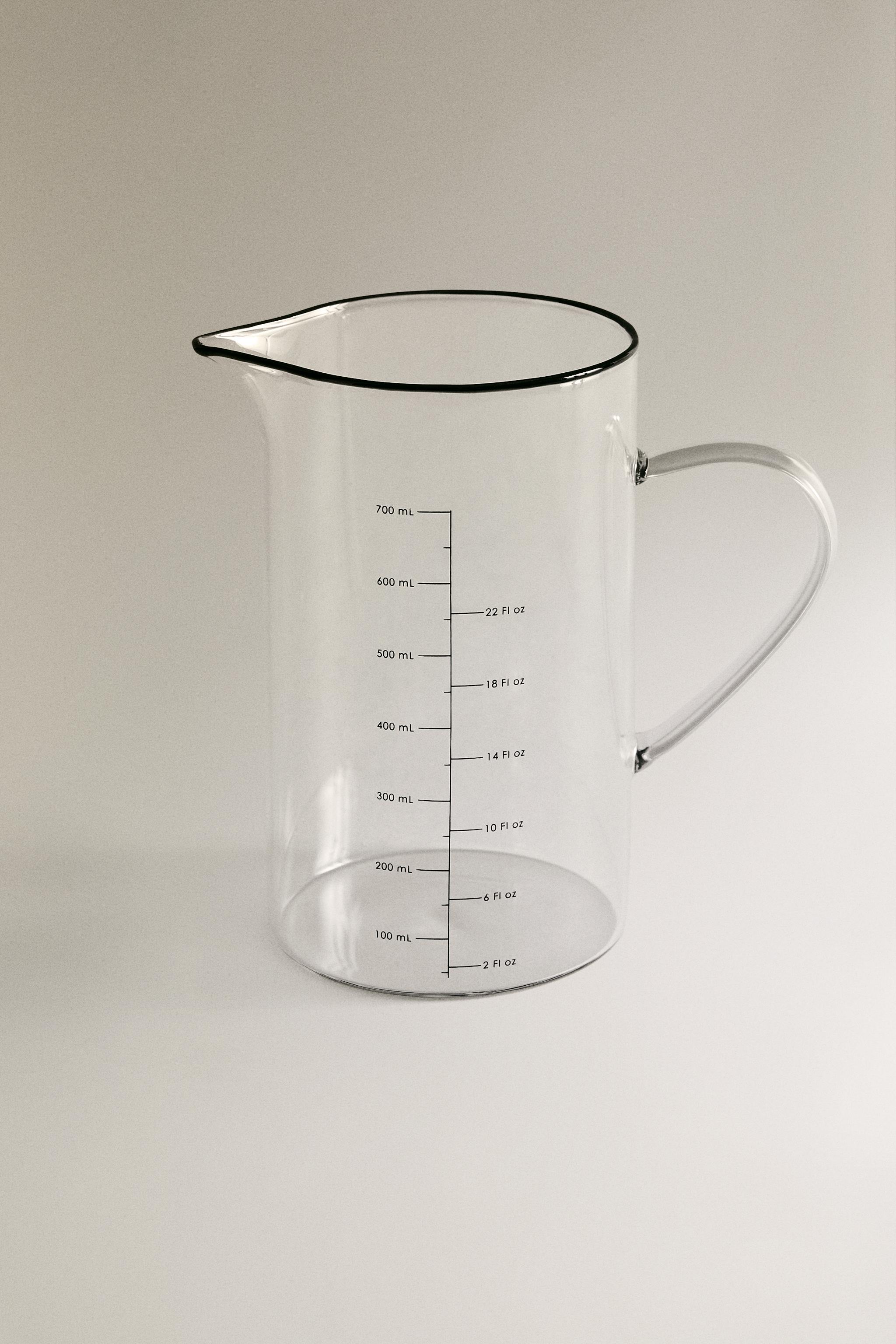 BOROSILICATE GLASS MEASURING PITCHER